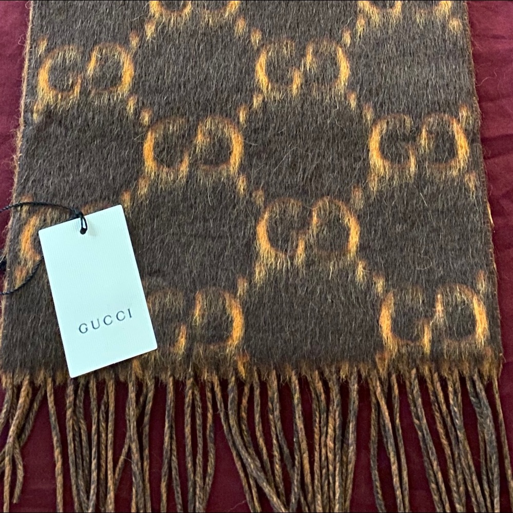 Gucci 2019 Alpaca GG Scarf - Picture 5 of 7